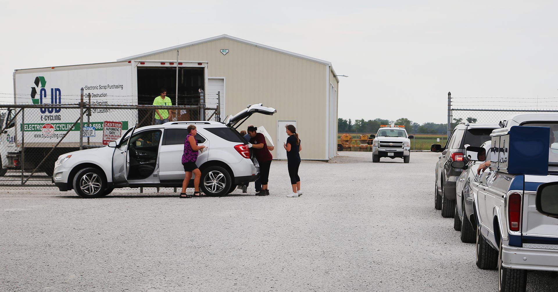 Members recycle their old electronics at a Southwestern Electric e-cycling drive.