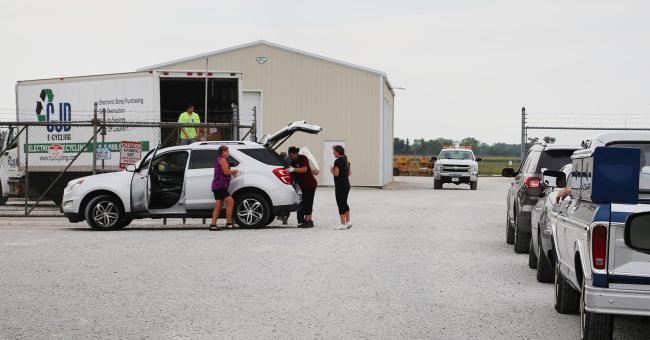 Members recycle their old electronics at a Southwestern Electric e-cycling drive.